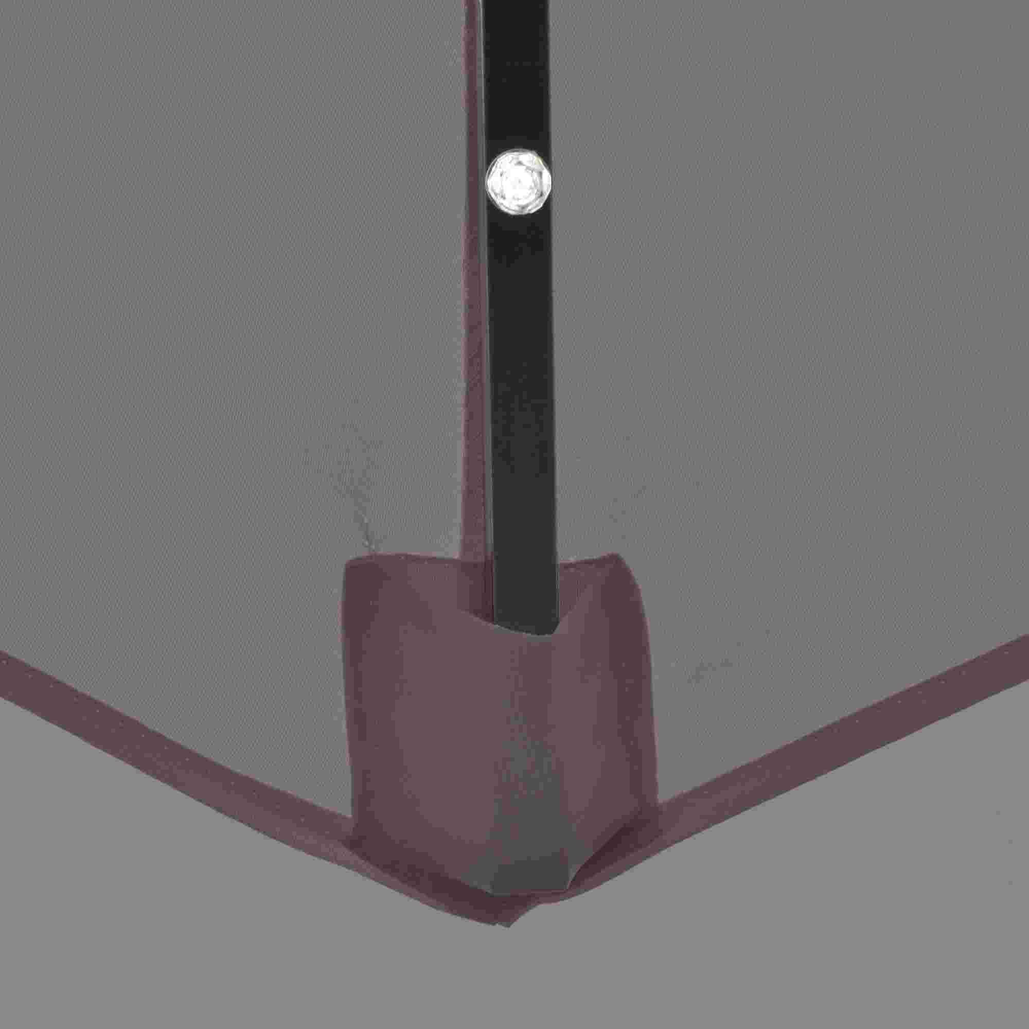 Outsunny Ombrellone da Giardino Inclinabile Ø265 cm con Manovella Grigio | 32 Luci LED Solari, Ombrellone da Esterno a 8 Stecche, Acciaio, Poliestere, Patio Cortile Balcone Terrazza