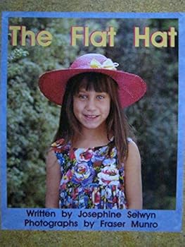 Paperback The flat hat (Rigby KinderStarters) Book