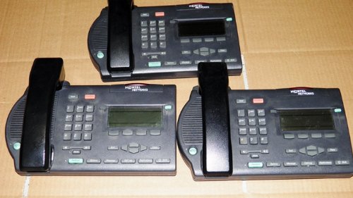 Teléfono Nortel Meridian M3903 con cable miniatura 1