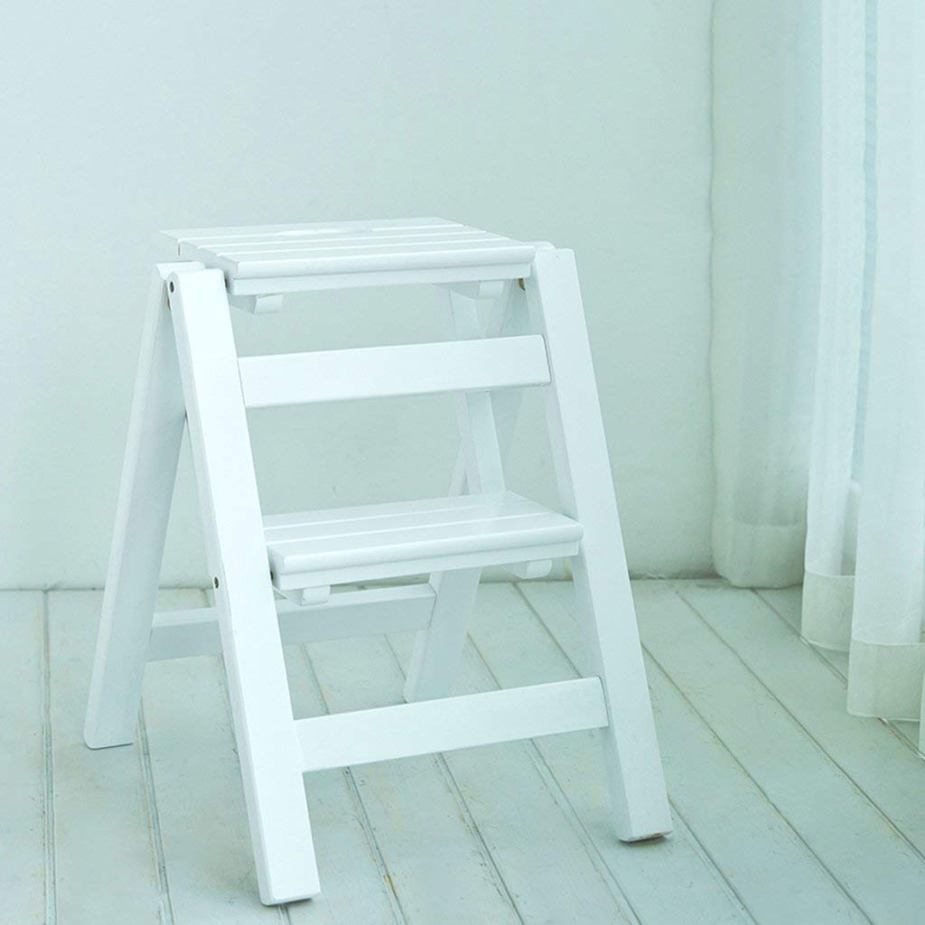 Marchepied de cuisine en bois pour atteindre les placards hauts sans effort