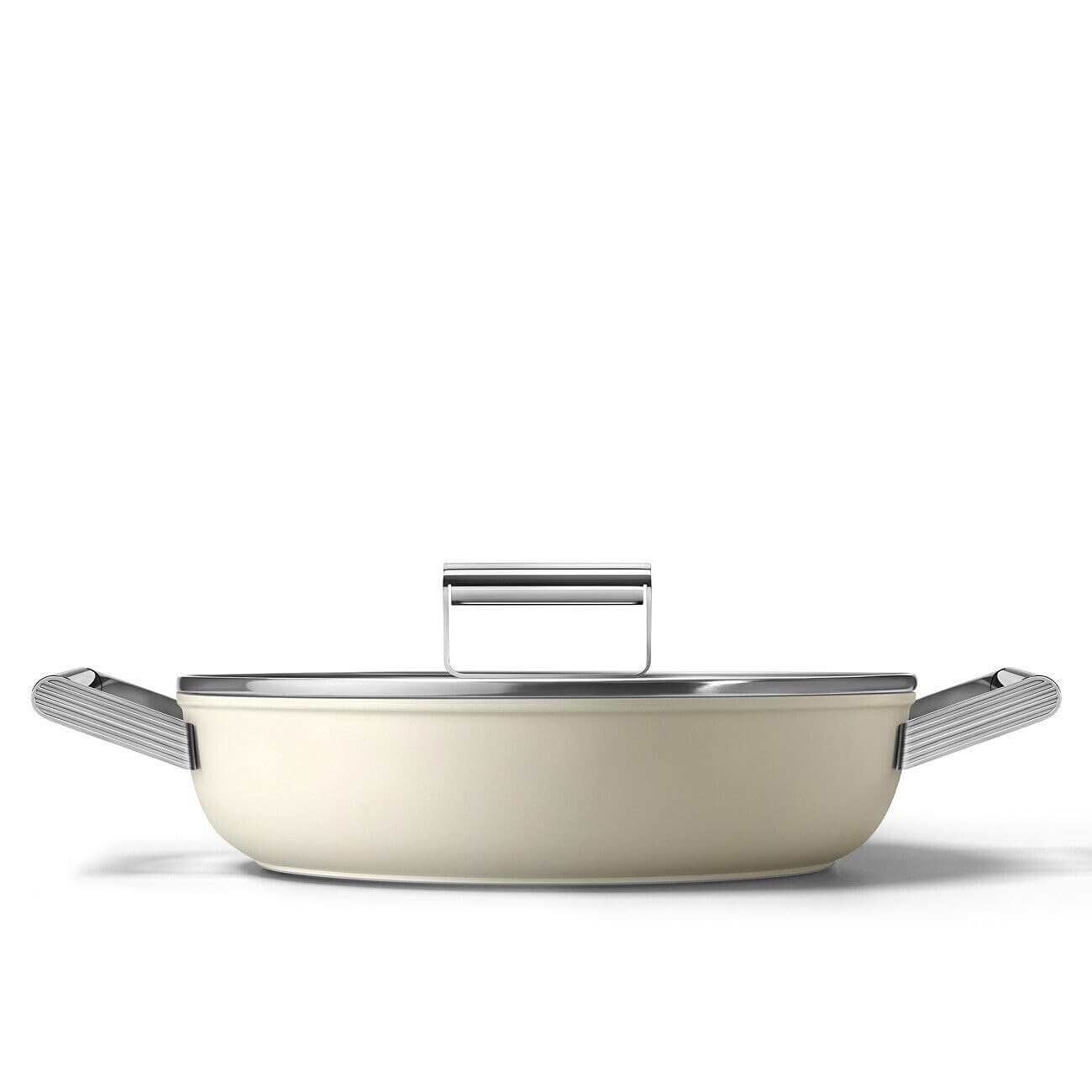 Smeg, Tegame Antiaderente DPF2812CRM, Diametro 28 cm, Rivestimento Ceramico senza PFAS, Maniglie in Acciaio Inox, per Tutti i Piani Cottura, fino a 250° in Forno, Capacità 4,3 L, Panna Opaco
