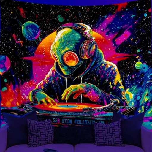 WEBEEDY Tapiz de pared con diseño de planeta extraterrestre con luz negra, UFO psicodélico UV reactivo póster extraterrestre tapices para colgar en la pared para habitación fondo decoración de fiesta | Ya disponible en tu tienda friki favorita! En mundofriki.es!