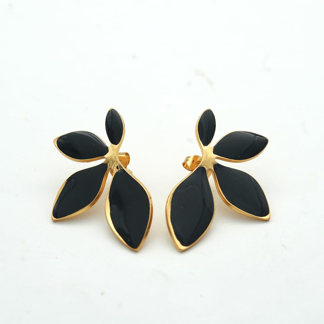 Elegant Gold Tone Leaf-Shaped Stud Earrings for Women, Lightweight, Designer Jewelry, Statement Fashion Accessory for Parties and Gifting-image-20
