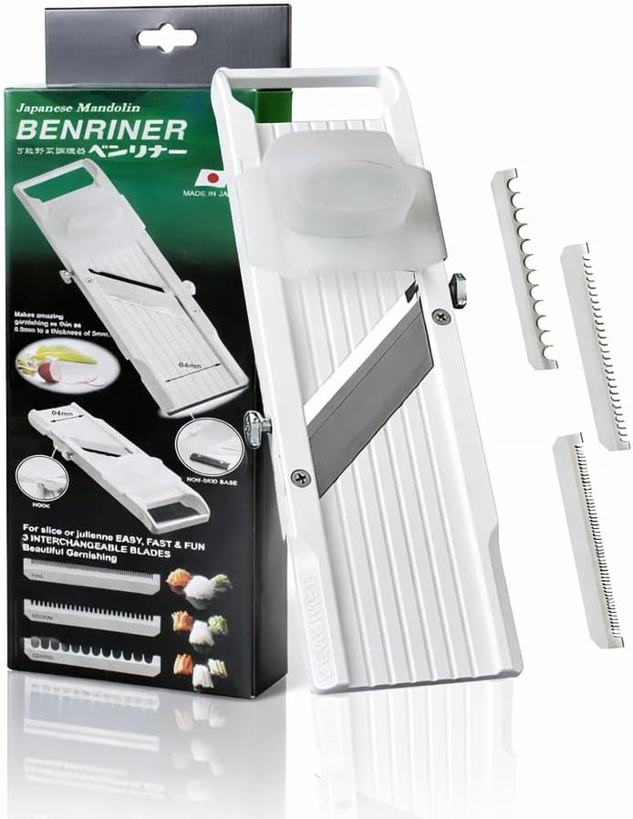 Benriner Japanese Mandolin Vegetable Slicer 6.4cm, White: 3 Interchangeable Stainless Steel Blades & Safety Guard, Handheld Mandolin Slicer for Shredding, Slicing & Julienning Fruit & Veg, BN-64W