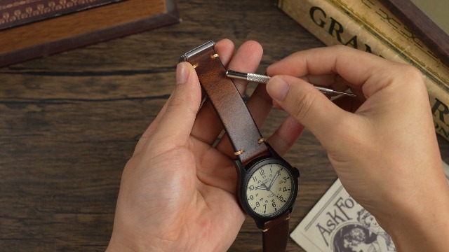 Amazon.com: Getalia leather Watch Band Foldover Clasp Retro Oil