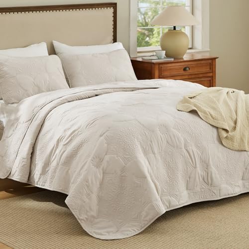 Image of Bedsure King Size Quilt Set - Lightweight Bedspreads King Size, Stitch-Free Ultrasonic Quilting Coverlet, All-Season Beige Comforter Set, Pet-Friendly Soft Machine Washable Bedding (106 inchx96 inch)