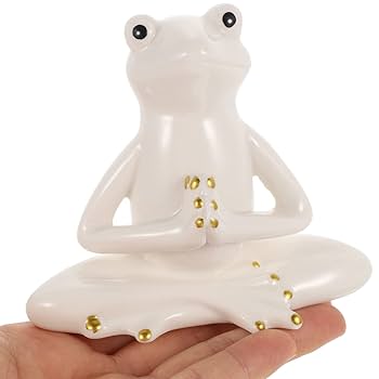 ヨガをしているカエルの置物　3点セット Amazon.co.jp: 3PCSヨガカエルの像基本的なヨガのポーズカエルの