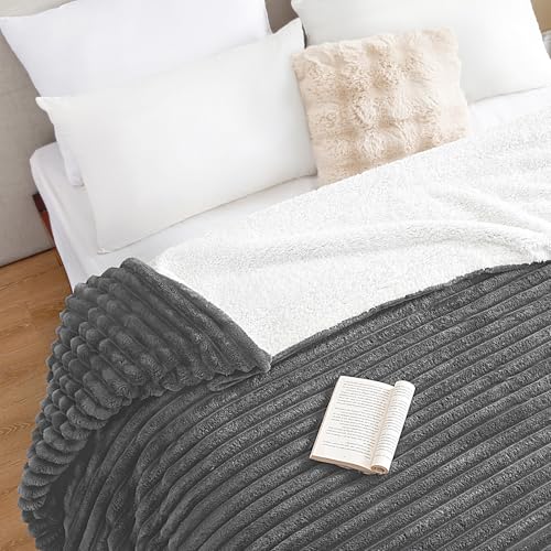 WAVVE Decke Sherpa Kuscheldecke Flauschig Grau - Extra Warme Dicke Weiche Grobe Kordecke Sofaüberwurf, Sofadecke Doppelgesicht, 150x200 cm XL Wolldecke Couchdecke Wohndecke