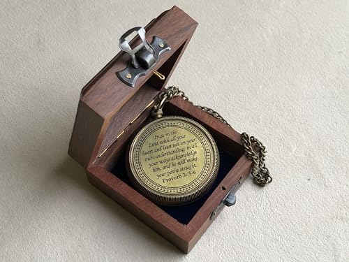 Brújula de latón con caja de exhibición y grabados religiosos miniatura 7