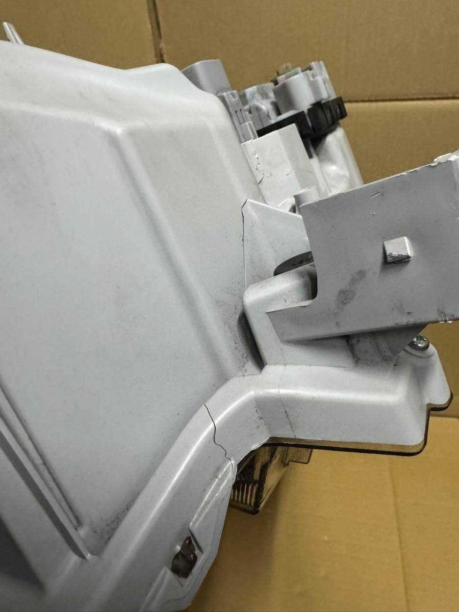 ハイエース6型ダークプライム2純正ヘッドライトLED 左側