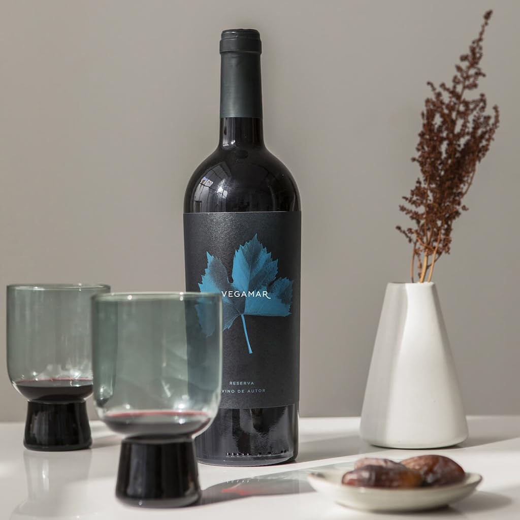 Vegamar Lote Gourmet Navidad en Caja Regalo – 3 Vinos (Tinto Reserva, Blanco Huella Merseguera, Cava Brut Nature) + Aceitunas, Alcachofas, Piparras, Mejillones y Zamburiñas