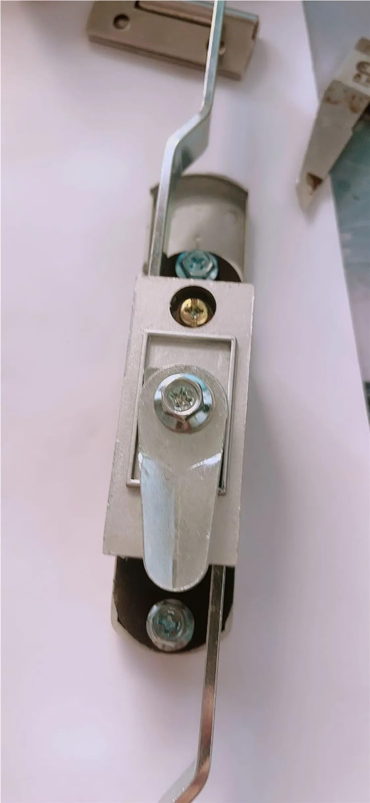 MS820 Elektryczny zamek łączący do metalowych drzwi szafki