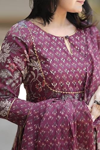 Image of Rajnandini Women Pure Cotton Jaipuri Printed Kurta And Pant With Dupatta Set (JOPLJPR867-P P)