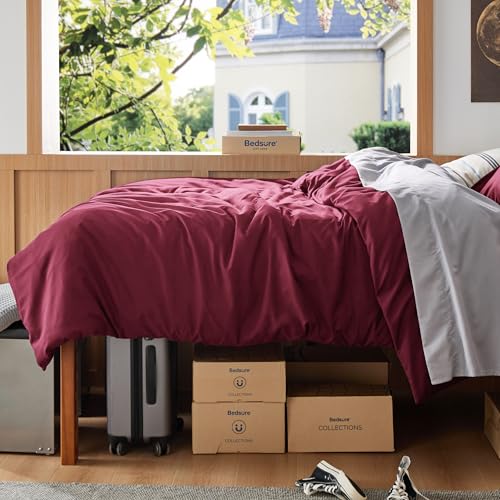 Image of Bedsure Twin /Twin XL Duvet Cover, Soft Double Brushed Bedding Set, Red | For Kids & Adults, 68 inchx90 inch Comforter Cover, Hotel Luxury, All Season, Breathable, Easy Care, Lightweight, Zipper Closure