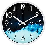 Einfach aufzuhängen: Auf der Rückseite dieser 30,5 cm langen Wanduhr befindet sich ein breiter Nagelschlitz, der eine einfache und schnelle Installation bietet. Mit dem hinteren Schlitz und dem mitgelieferten Haken ist die Anbringung an der Wand ein Kinderspiel, ohne die Wand zu beschädigen.
