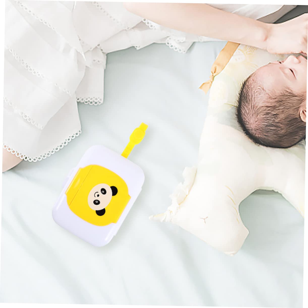 VANZACK 2Pcs Portable Wipes Holder Durable Wet Tissue Storage Box Lightweight Design for Crib Stroller and Table Convenient Cover for Easy Access for Outdoor Use