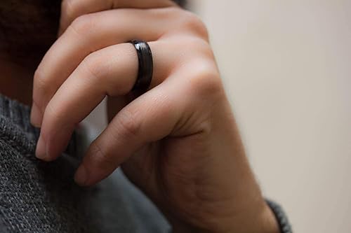 Miniatura 5 de Anillo de fibra de carbono para hombre. Anillo de boda único negro brillante. Resistente al agua, muy duradero e hipoalergénico. (00200_7N)