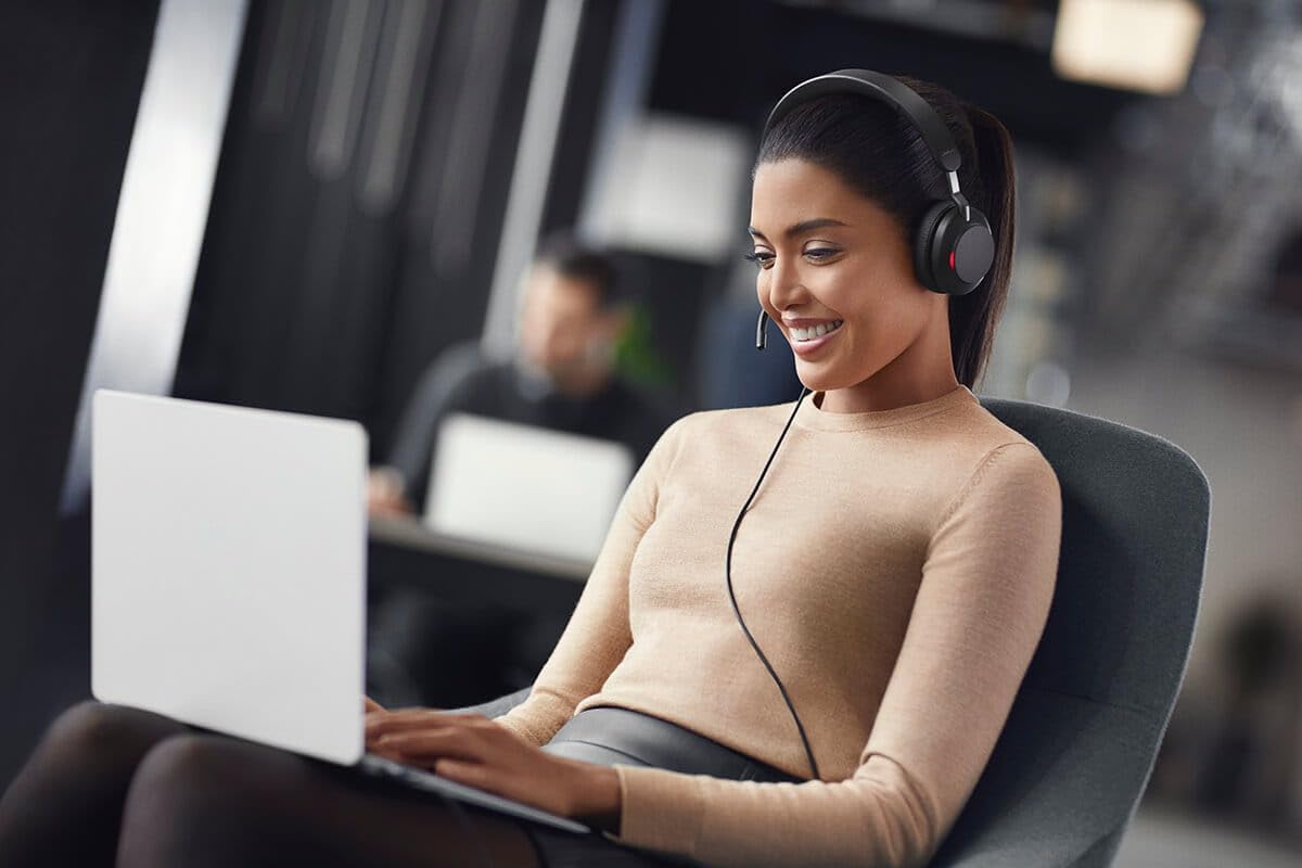 Jabra Evolve2 40 SE Casque stéréo Filaire avec réduction du Bruit, Technologie à 3 Microphones et câble USB-C - Certifié MS Teams, Compatible avec Toutes Les Autres Plateformes - Noir