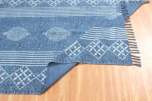Tapis géométrique bleu indigo en coton idéal pour salon cosy - 8