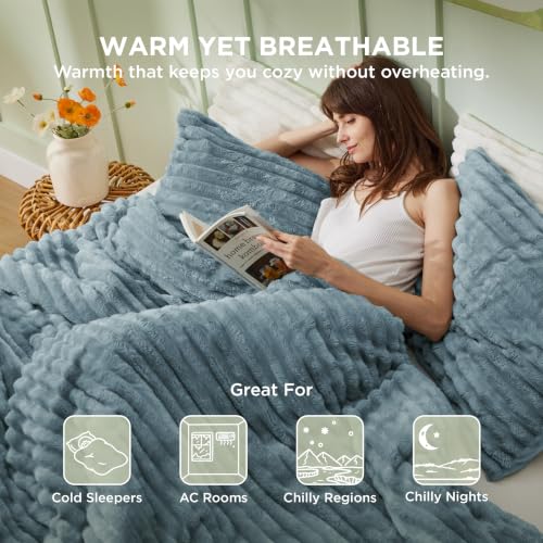 Image of Bedsure Queen Fluffy Comforter Set - GentleSoft 3 Pieces Luxury Fleece Bed Mineral Blue Bedding, Cozy Room Decor Aesthetic, 1 Queen Bed Comforter (90 inchx90 inch) and 2 Pillowcases (20 inchx26 inch)