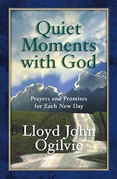 Paperback Quiet Moments With God Book