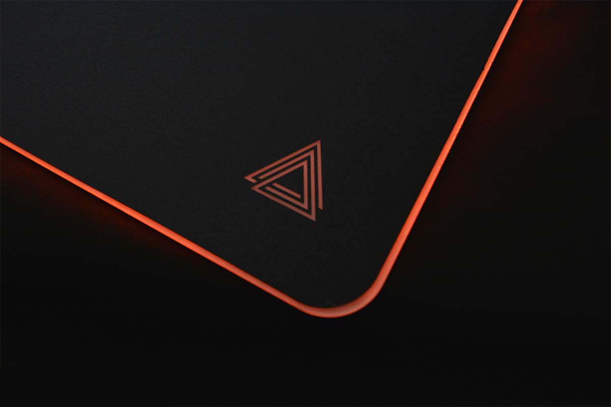 Lexip B5 - Tapis de Souris Gaming, Rigide Rétroéclairé, Réglage Tactile des Couleurs, Surface à Faibles Frottements, Meilleur Contrôle