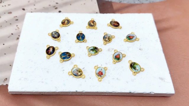 Amazon.com: Weyuley 100pcs Mix Picture Enamel Gold Our Lady