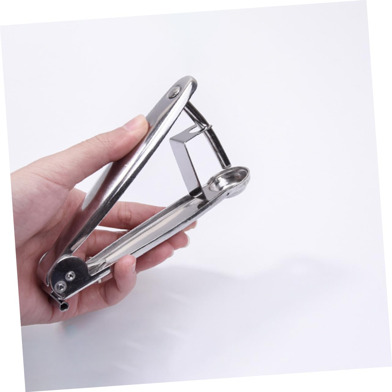 SOLUSTRE Creative Cherry and Red Dates Core Remover Kitchen Gadget for Easy Pitting and Core Removal for Jujube and Cherry Preparation