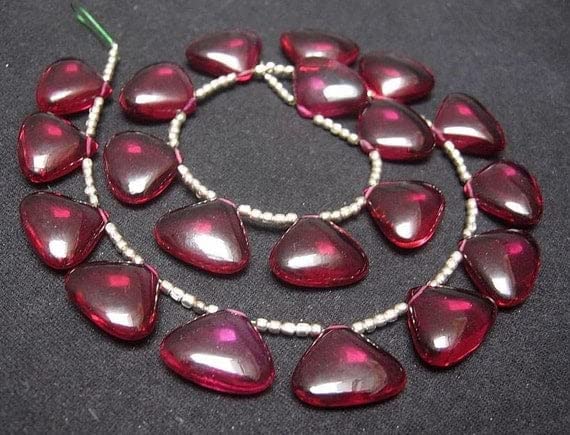 Quartz rose hot pink forme coeur perle briolette pour création bijoux