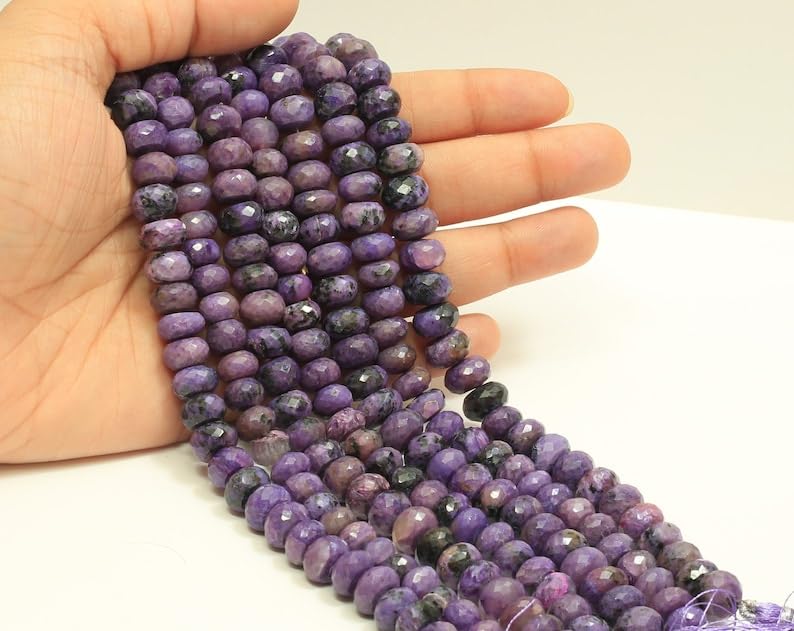 Charoite naturelle facettée d'exception pour sublimer vos colliers faits main
