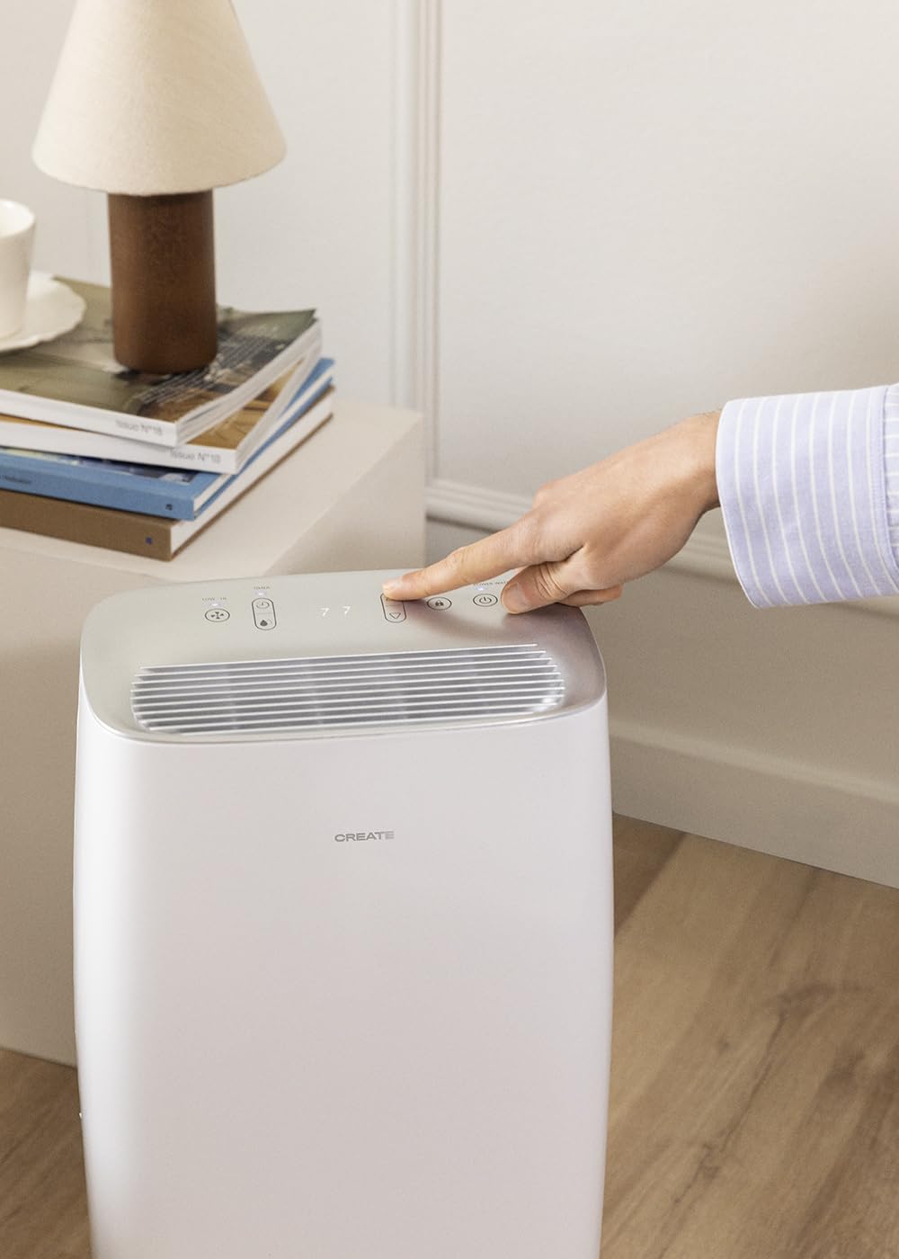 CREATE/Deshumidificador XL CUBIC blanco/Estancias de hasta 40m², filtro de aire lavable, pantalla táctil, reduce un 80% la humedad ambiente, elimina hasta 10 L/día, 220W