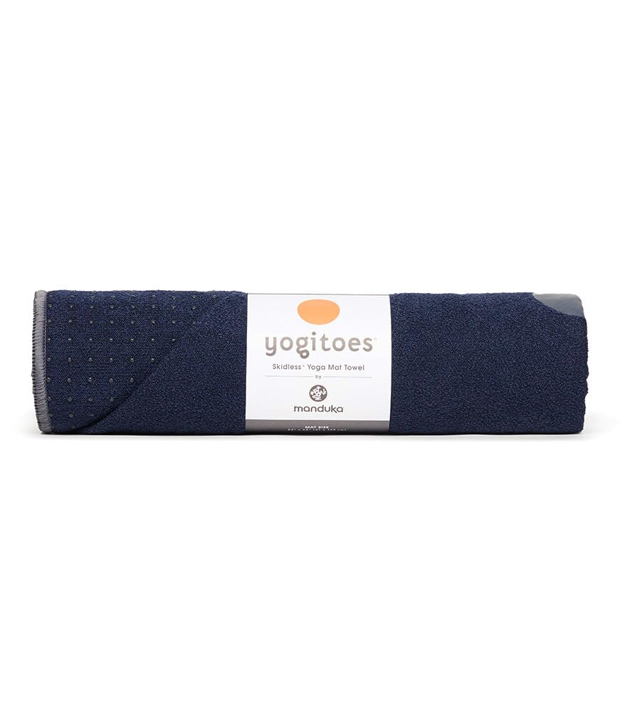 Manduka Yogitoes - Asciugamano da yoga per tappetino, antiscivolo e ad asciugatura rapida, per hot yoga, con fondo in gomma, sottile e leggero, 180 cm, colore: mezzanotte