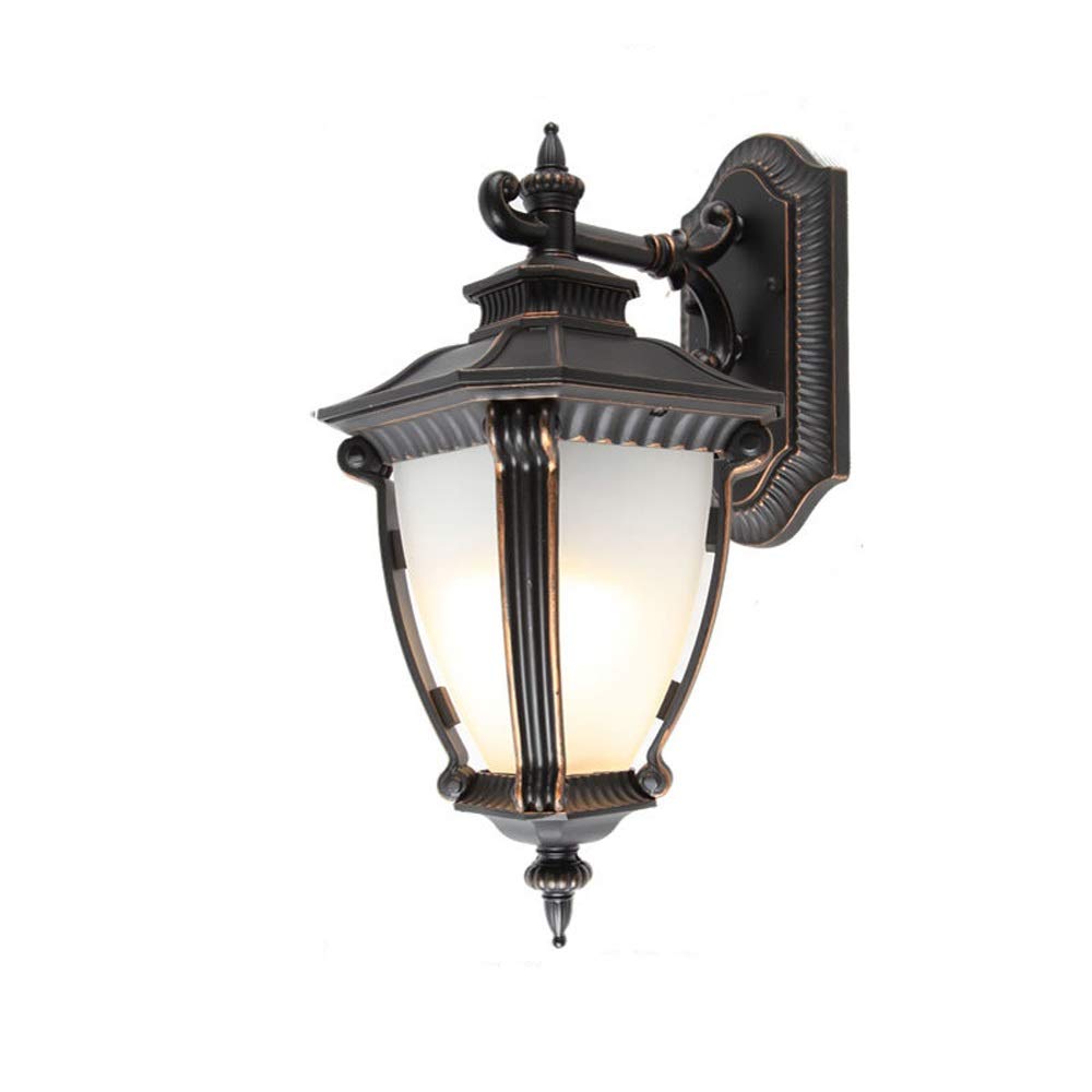 Lanterne jardin extérieur classique pour illuminer vos soirées sur le balcon