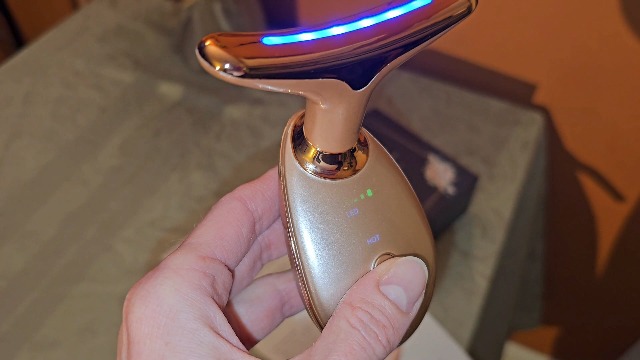Amazon.com: MCSYPOAL 7-in-1 Deplux Face Neck Massager for Daily