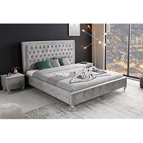 Invicta Interior Chesterfield Doppelbett EXTRAVAGANCIA 180x200cm Silbergrau Samt Nietenbesatz Cover