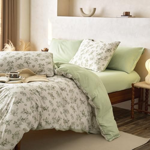 Image of Wake In Cloud - Queen Size Comforter Set, 3-Piece, Floral Shabby Chic Coquette Cottagecore Cute Flower White Sage Green, Soft Lightweight Bedding for Women Girls