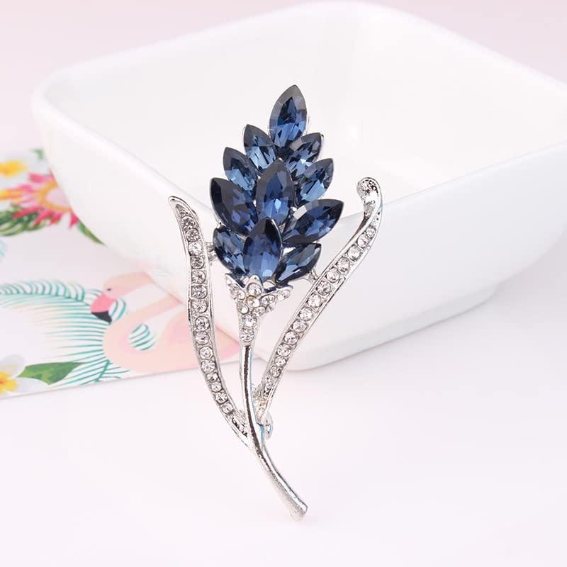 Broche corsage pour robe et manteau afin de sublimer une tenue de fête unie
