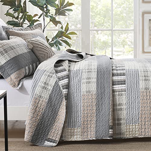 Image of PANGUSHAN Quilt Set Queen Size, 100% Cotton Quilt Bedding Set Bedspreads, Patchwork Plaid Farmhouse Reversible Lightweight Comforter Bed Spread for Queen Bed, Gray /Brown, 3 Pieces