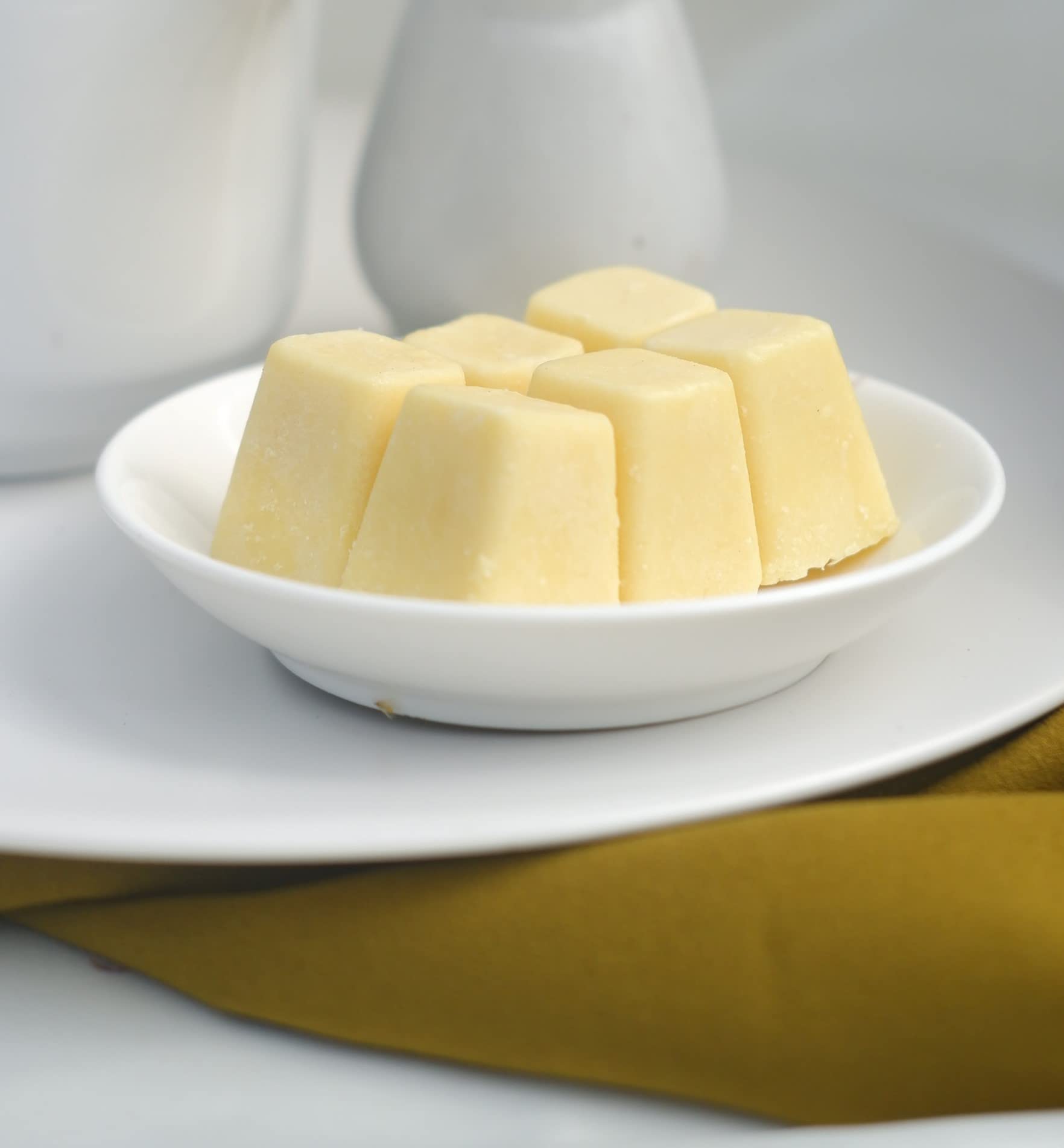 Munz Swiss Premium | Edelbitter 70% Kakao | 8 x 300g - 2,4 kg | Schweizer Zartbitterschokolade mit 70% Kakao, über 150 Jahre Confiserie-Geschichte, für Schokoladenkenner