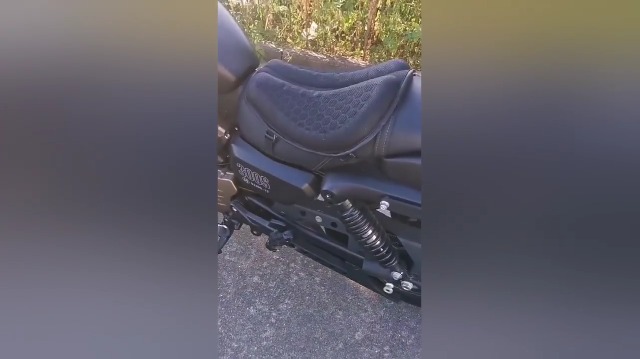 AriKroii Coussin De Siège Moto En Gel TPE Alvéolaire - Respirant, Imperméable, Pare-Soleil, Confort Longue Distance