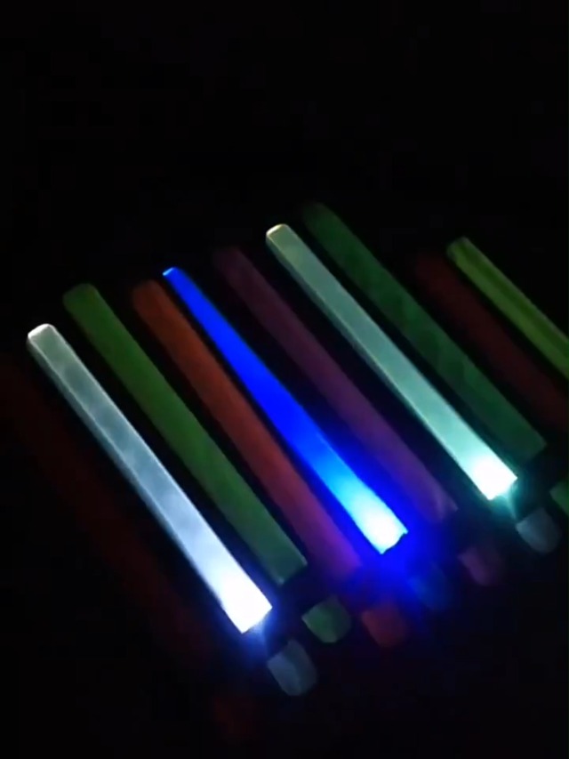 Lot De 8 Bracelets LED Lumineux - Ajustables, 7 Couleurs, 3 Modes - Parfait Pour Fêtes, Concerts, Camping, Sécurité Nocturne