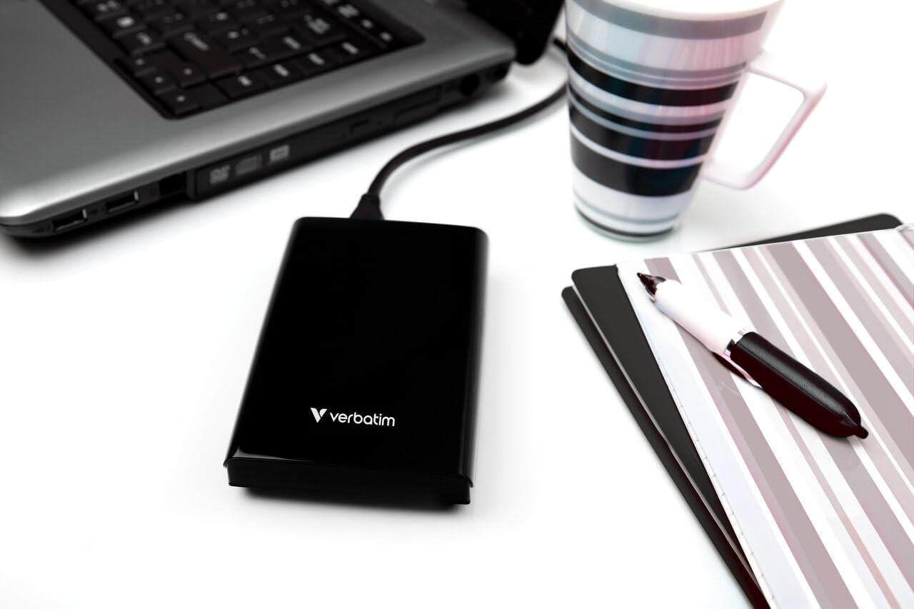 Verbatim Store 'n' Go Slim Portable SSD 2 TB, USB 3.2 Gen 1 SSD, fino a 5 Gbps con porta USB-C e adattatore, software di backup Nero, compatto, leggero e affidabile per Mac, PC, nero