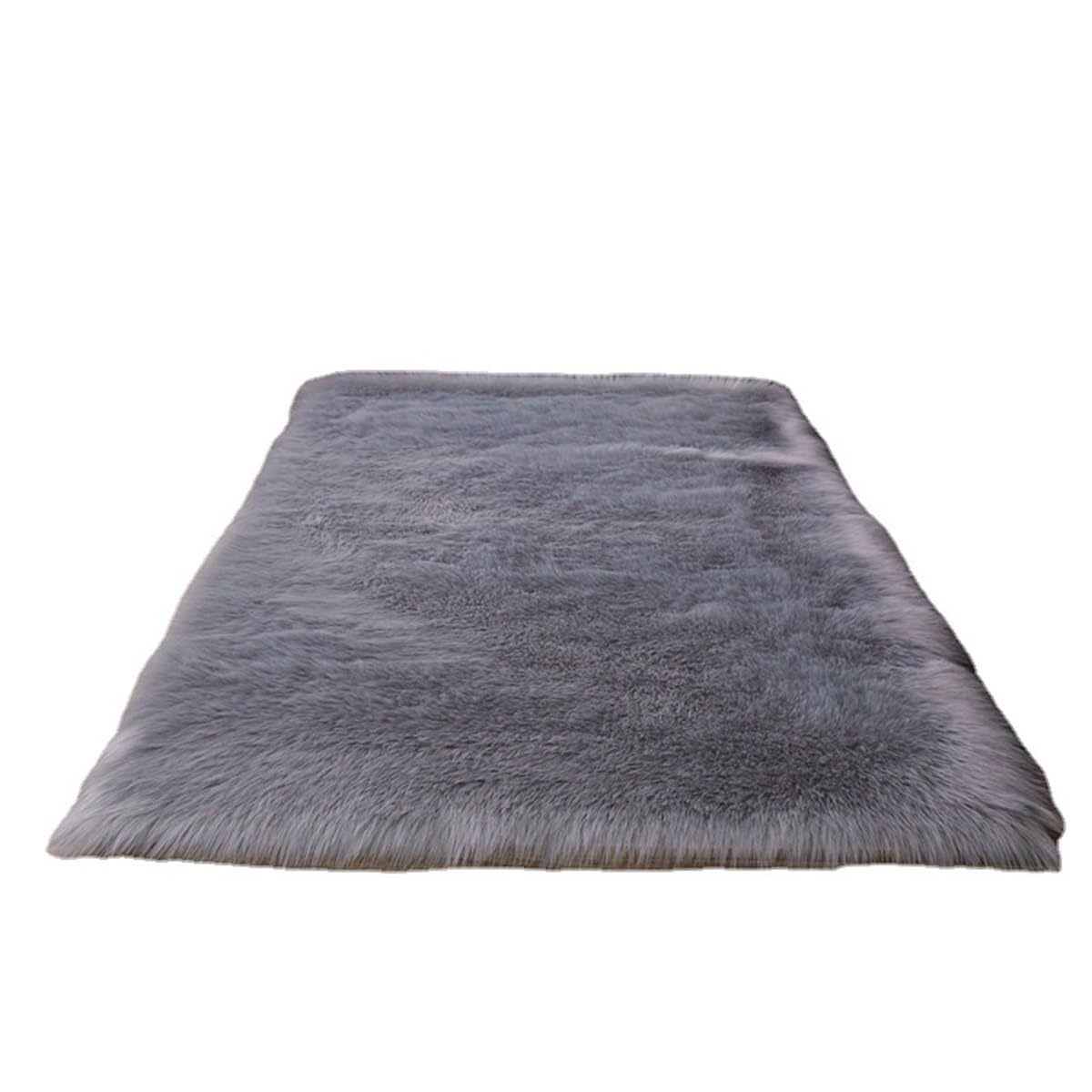 Tapis rectangle gris 80x180cm à poils longs pour une chambre douce