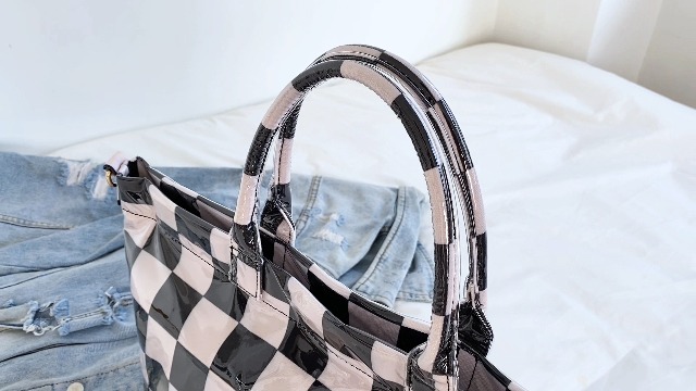 Bolso Tote Grande de PVC para Mujer Letras miniatura 7
