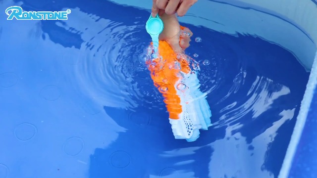 MOZOOSON 2 x Pistolet à Eau pour Enfants, Pistolet a Eau | avec Capacité d'humidité de 650 ML, Pistolet Eau Longue Portée de 6-10Meter, Jouet Aquatique pour Enfants et Adultes