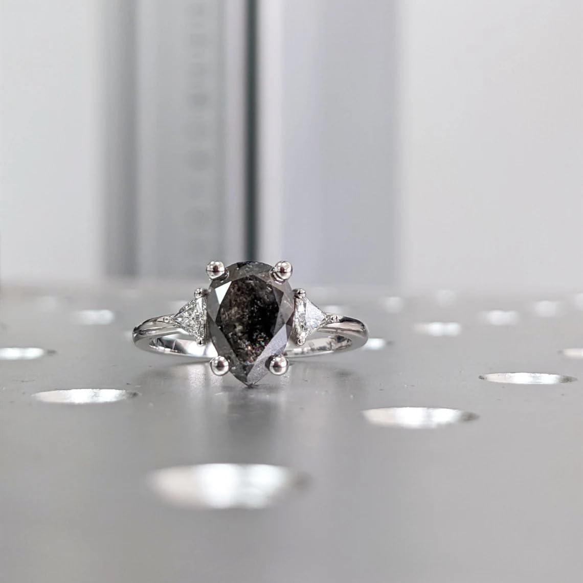 S925 10k 14k 18k White Gold 1.75 Carat Pear Shaped Salt and Pepper Diamond Engagement Ring Set for Women, Unique Black Natural Herkimer Diamond & Moissanite Bridal Set Wedding Ring Set for Her