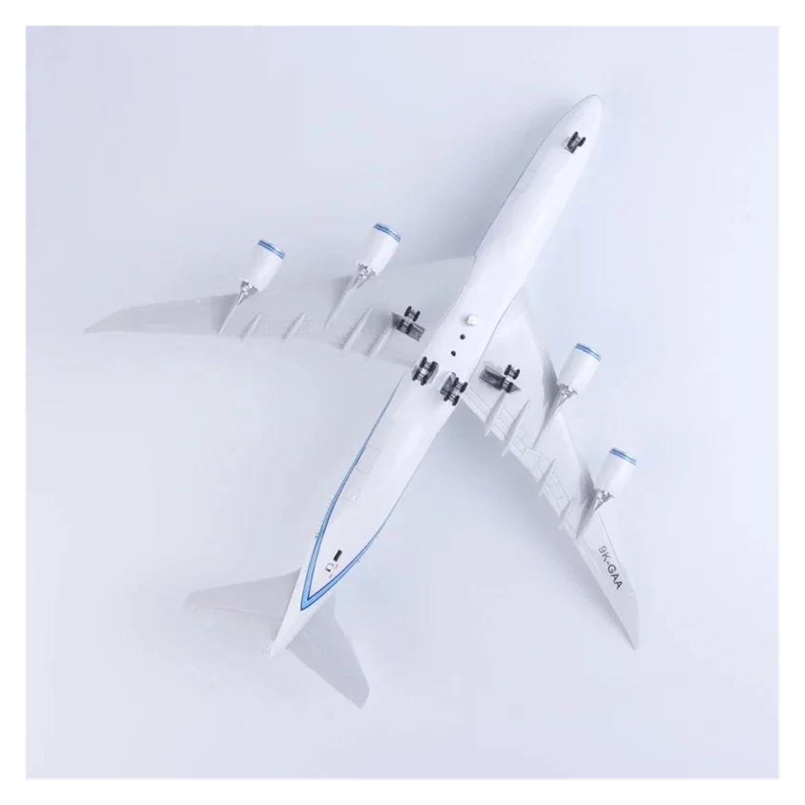 Odlewane zabawki samolotowe w skali 1/150 dla kuwejckiego modelu samolotu B747 model samolotu odlewany samolot wykwintna dekoracja samolotu do kolekcji i ekspozycji (ze światłem)
