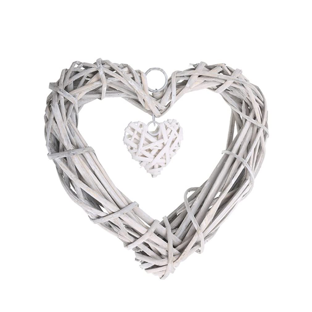 Couronne de cœur en osier pour une décoration de mariage
