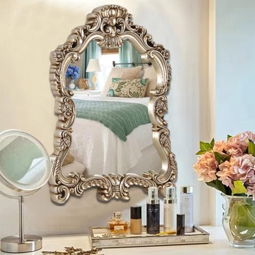 Miroir de salle de bain baroque orné et suspendu en or