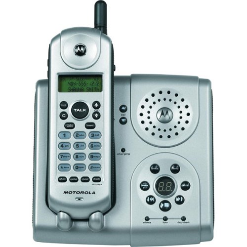 Motorola MA561 5.8 GHz Analog Cordless Phone with Digital Answering System (Silver)